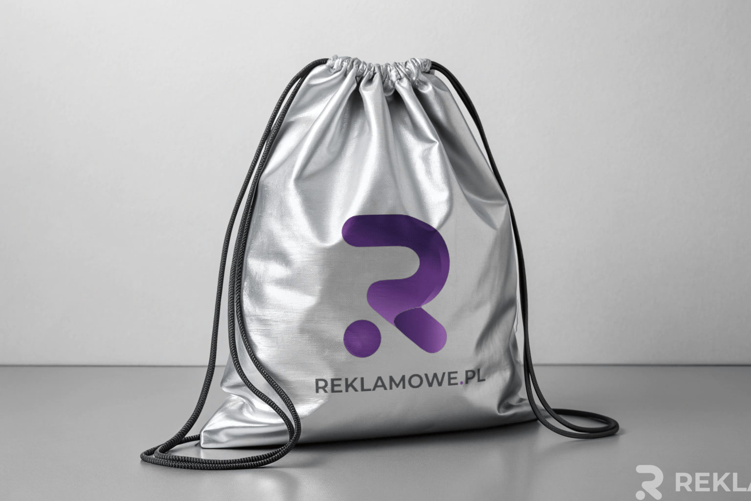 Kreatywne użycie odblasków w reklamie